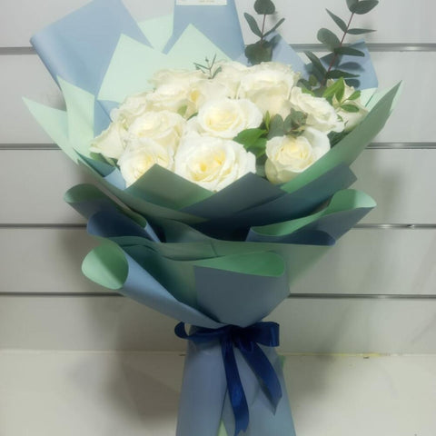 20 White Roses Bouquet