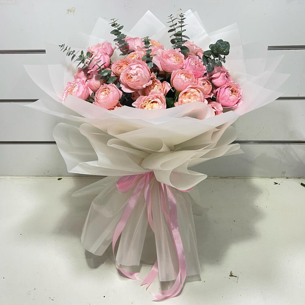 Bandle Of Garden Spray Roses