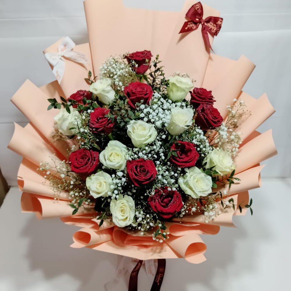 Red N White Roses Bouquet