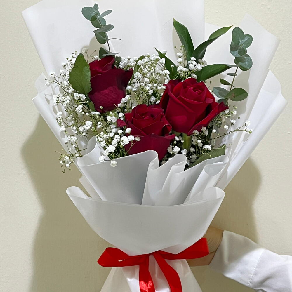 3 Red Rose Bouquet