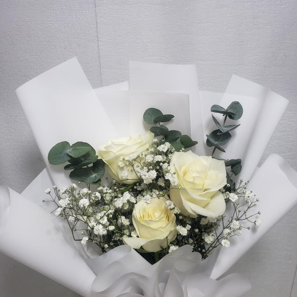3 White Roses Bouquet