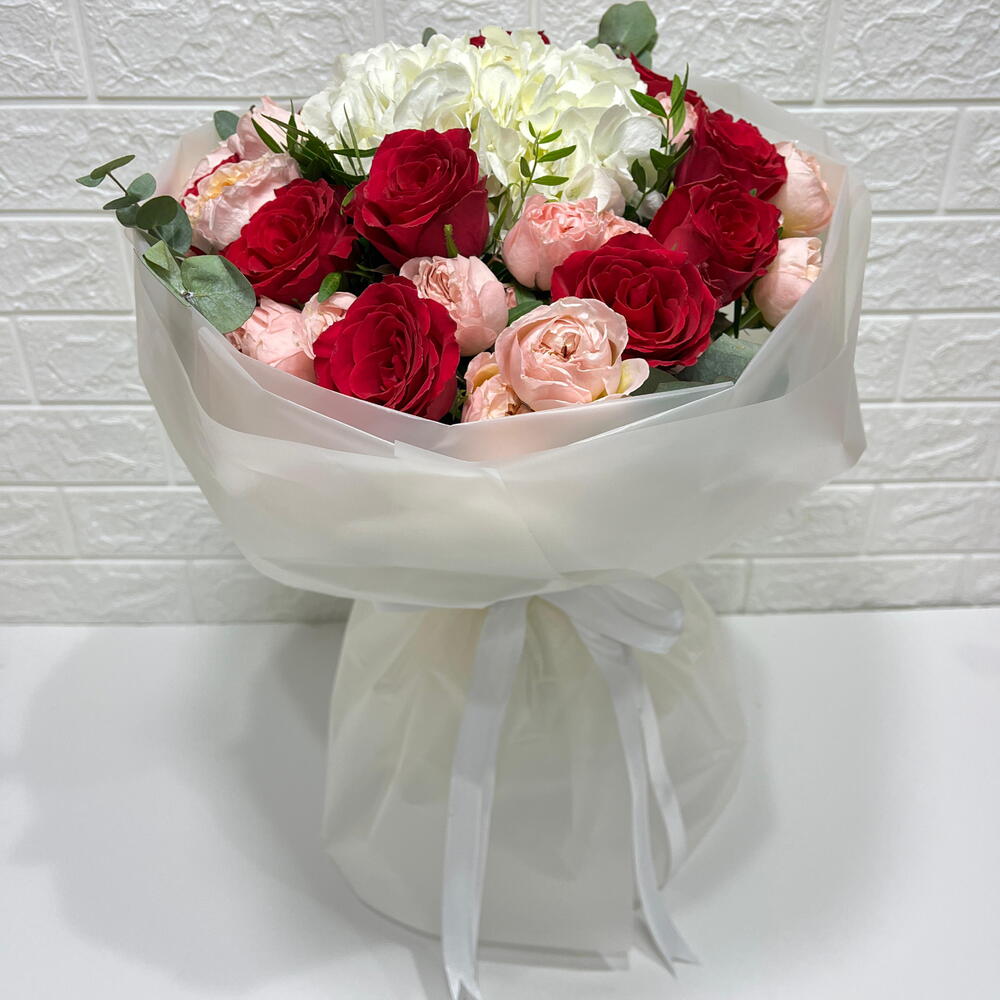 Bouquet of "Crimson Elegance"