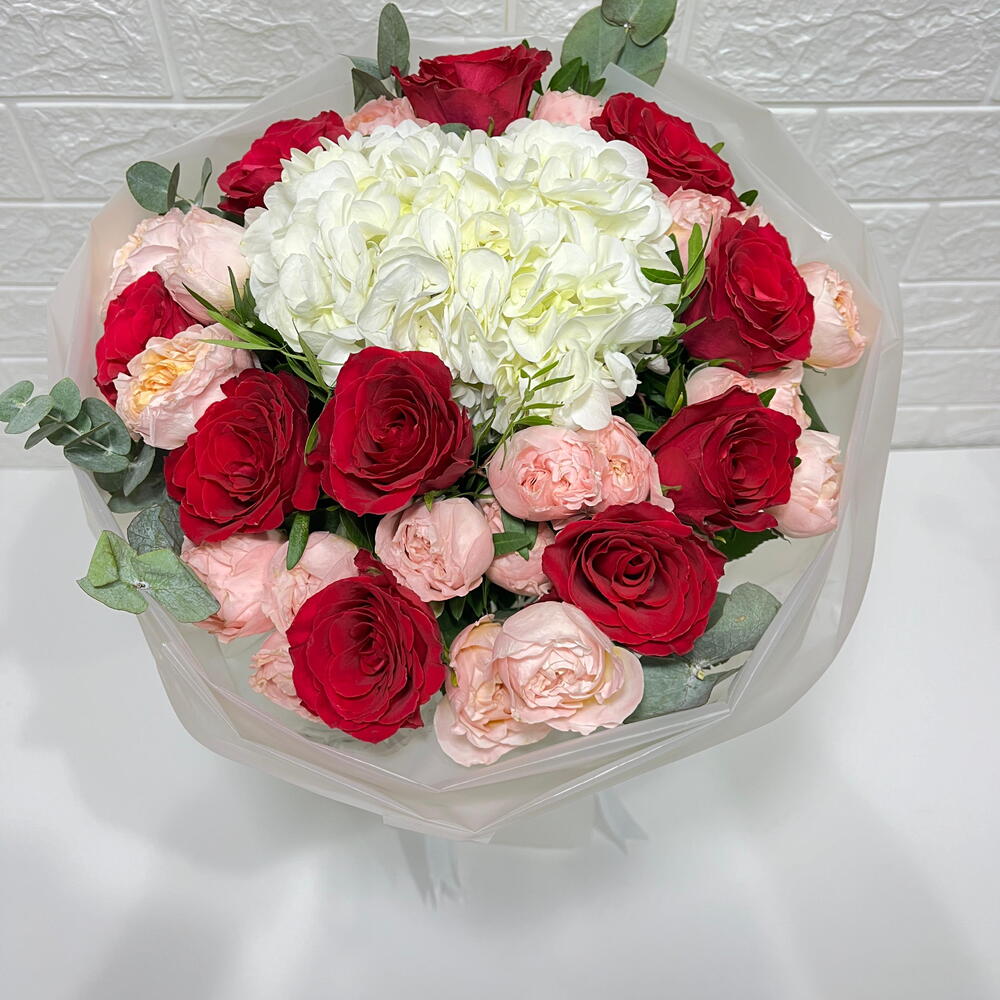 Bouquet of "Crimson Elegance"