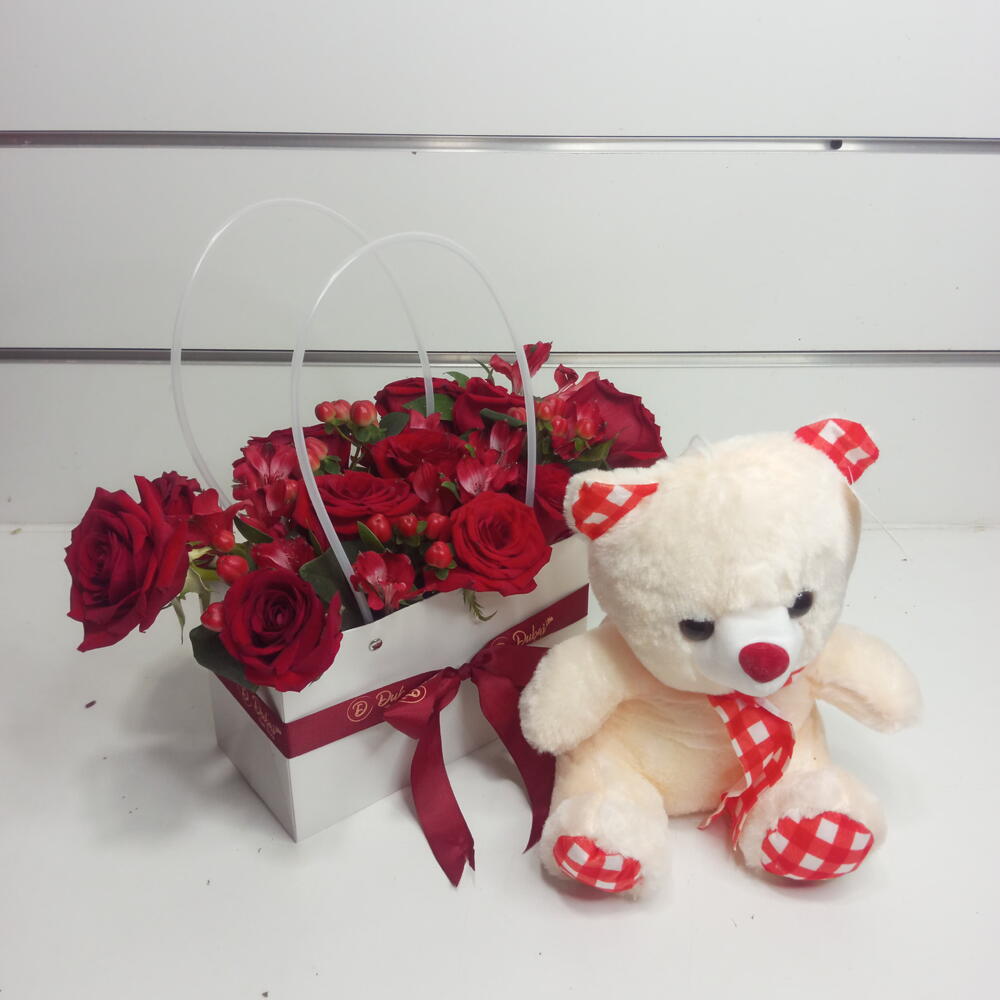 Teddy Bear N Red Roses Gift Bag Arrangement