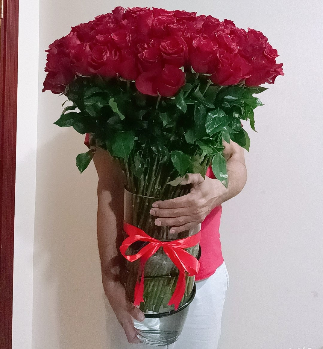 150 Roses 70 CM in Vase Arrangement