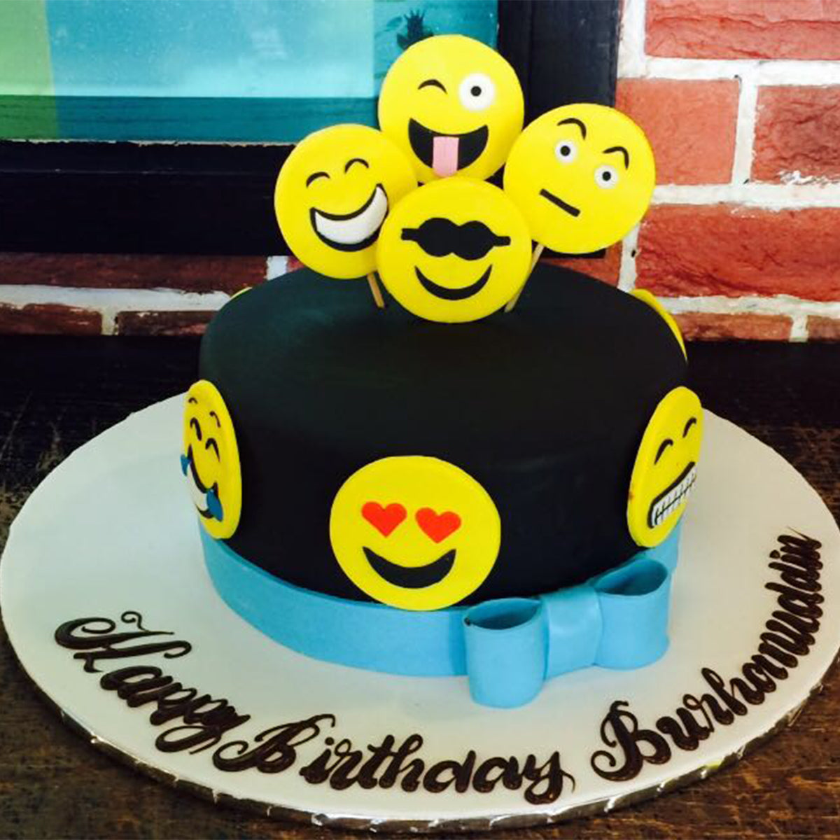 Retirement Cake - Emoji Cake - Cakes and Balloons by Debbie